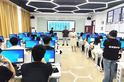 課程建設與教育軟件開發 數字化教育的雙輪驅動